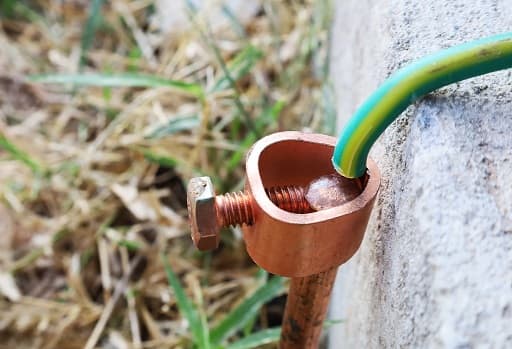 家庭での電磁波対策にアースが重要