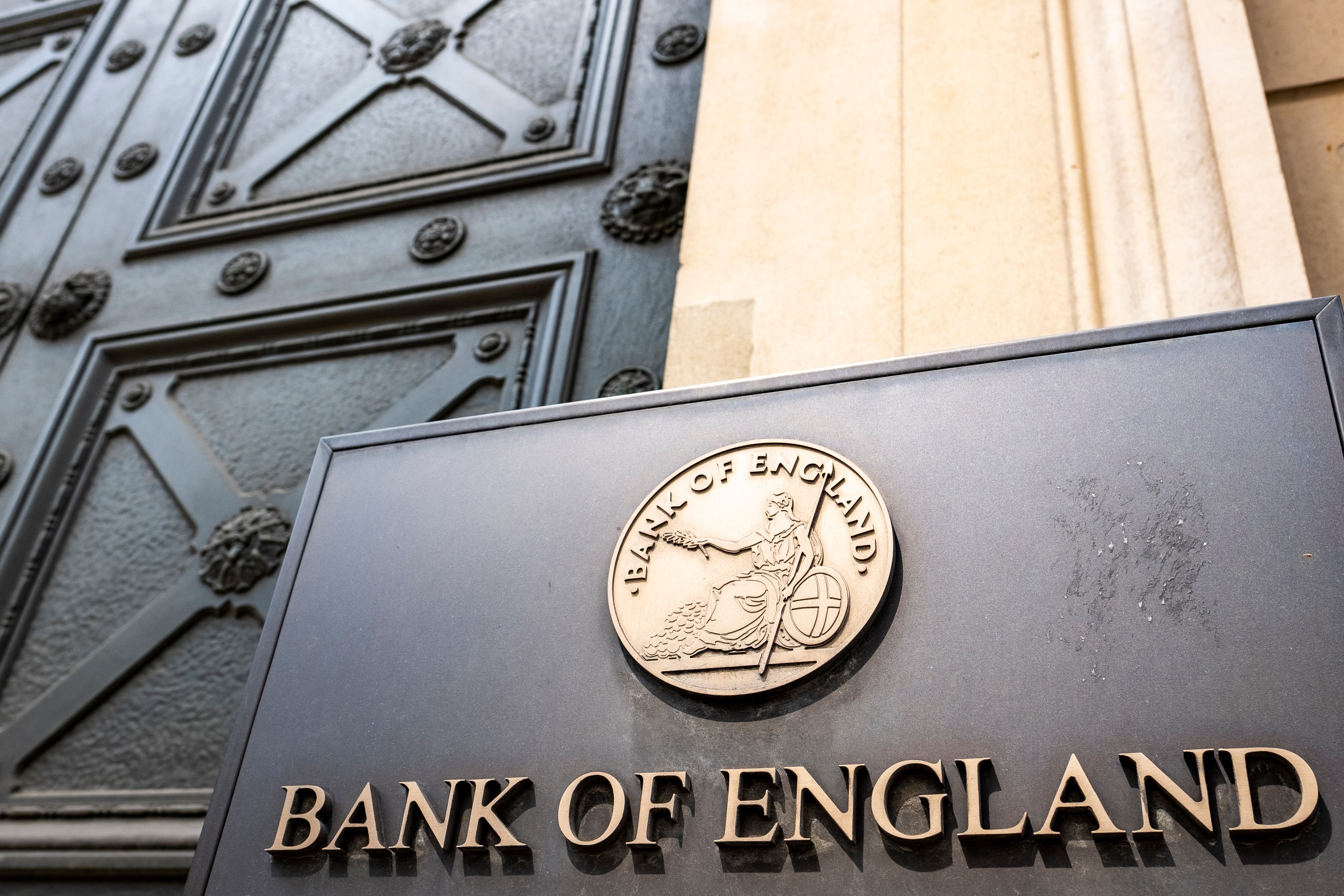 英国金融市場は世界的「炭鉱のカナリヤ」かのアイキャッチ画像