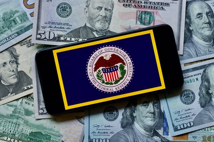 利下げとQT終了、FRBのリスク管理戦略