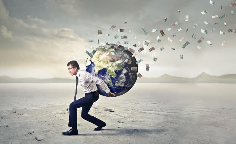 各国は巨額な財政赤字にどう対応するのか?